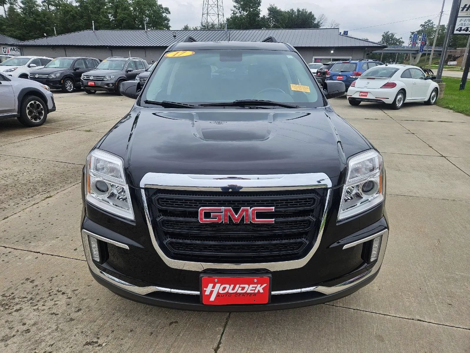 Used 2017 GMC Terrain SLE w/ Convenience Package FWD image 2