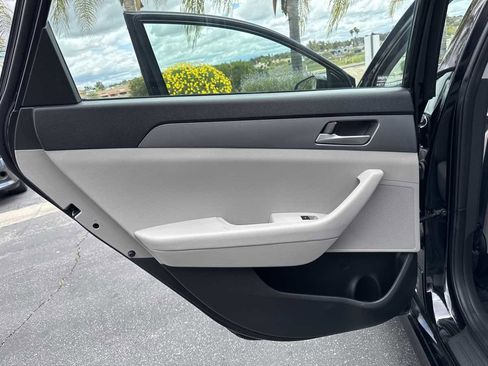 Used 2019 Hyundai Sonata SE image 27