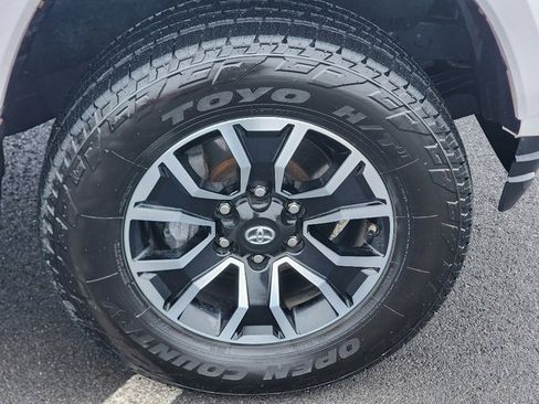 Used 2020 Toyota Tacoma TRD Sport w/ Technology Package image 9