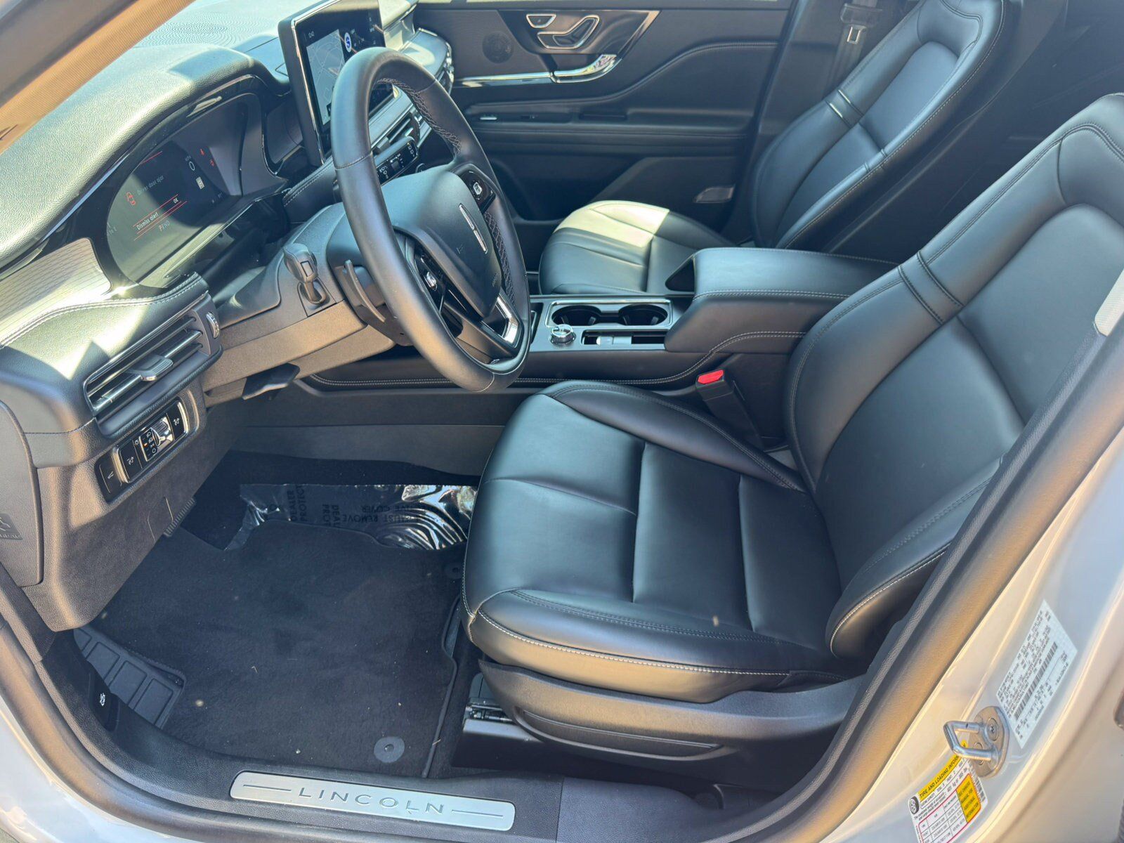 Used 2025 Lincoln Corsair FWD image 9