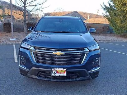 Used 2023 Chevrolet Traverse LT