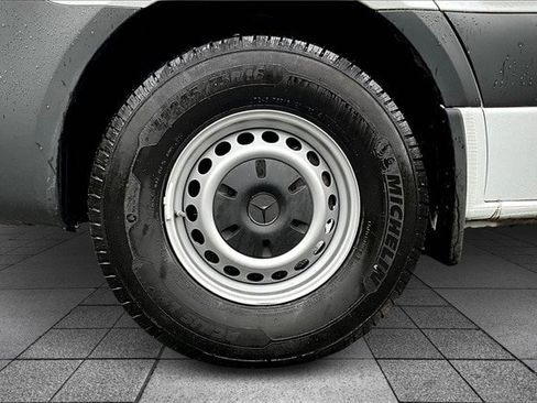 Used 2025 Mercedes-Benz Sprinter 2500 image 35