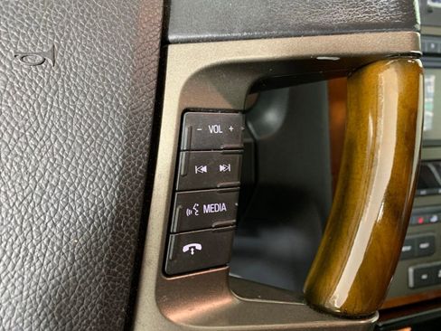 Used 2012 Lincoln Navigator L 4WD image 20