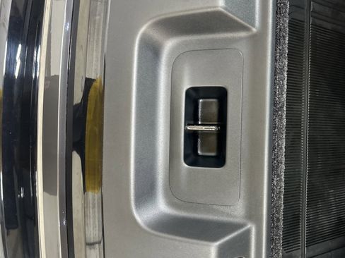 Used 2025 Land Rover Range Rover SE image 20