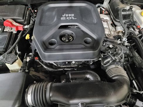 Used 2018 Jeep Wrangler Unlimited Sport AWD/4WD image 30