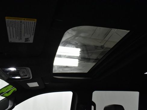 Used 2024 GMC Sierra 1500 AT4 w/ Technology Package image 19