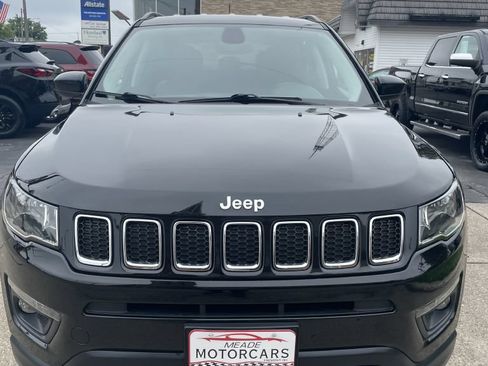 Used 2018 Jeep Compass Latitude w/ Cold Weather Group AWD/4WD image 1