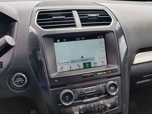 Used 2018 Ford Explorer XLT w/ Equipment Group 202A AWD/4WD image 22