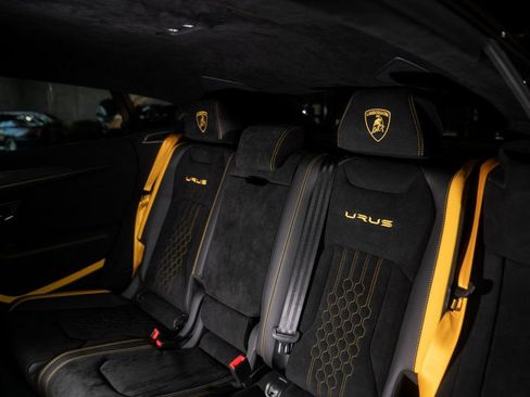 Used 2024 Lamborghini Urus Performante AWD/4WD image 24