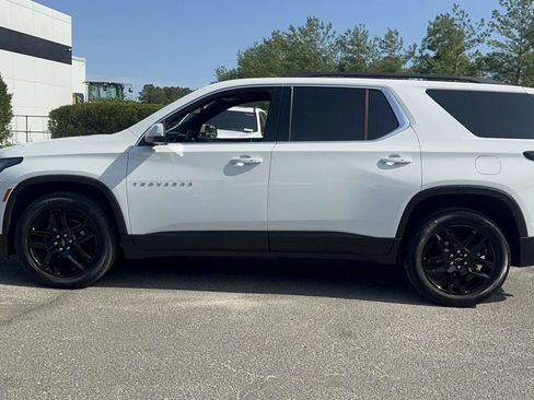 Used 2023 Chevrolet Traverse LT AWD/4WD image 3