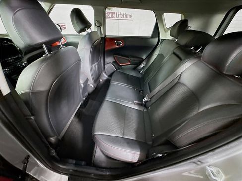 Used 2023 Kia Soul GT-Line image 28