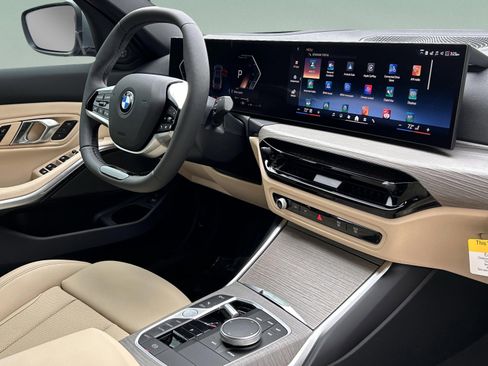 Used 2026 BMW 330i Sedan w/ Premium Package image 24