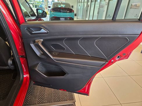 Used 2024 Volkswagen Tiguan SE R-Line image 29