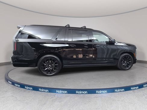 Used 2025 Cadillac Escalade ESV Sport w/ Touring Package AWD/4WD image 5