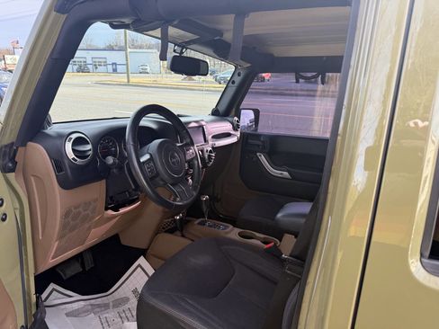 Used 2013 Jeep Wrangler Unlimited Sahara w/ Connectivity Group image 11