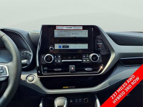Used 2026 Toyota Highlander XLE AWD/4WD image 31