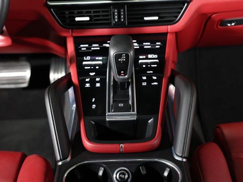 Used 2022 Porsche Cayenne Turbo image 43