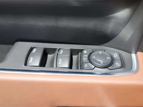 Used 2025 GMC Sierra 2500 Denali Ultimate AWD/4WD image 18