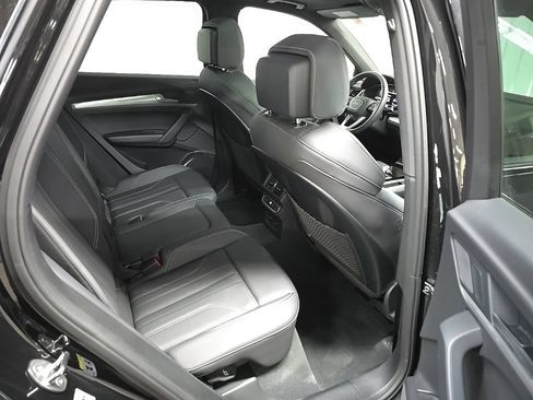Used 2025 Audi Q5 2.0T Premium w/ Convenience Plus Package AWD/4WD image 18