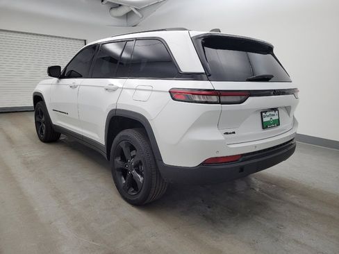 Used 2023 Jeep Grand Cherokee Altitude AWD/4WD image 5