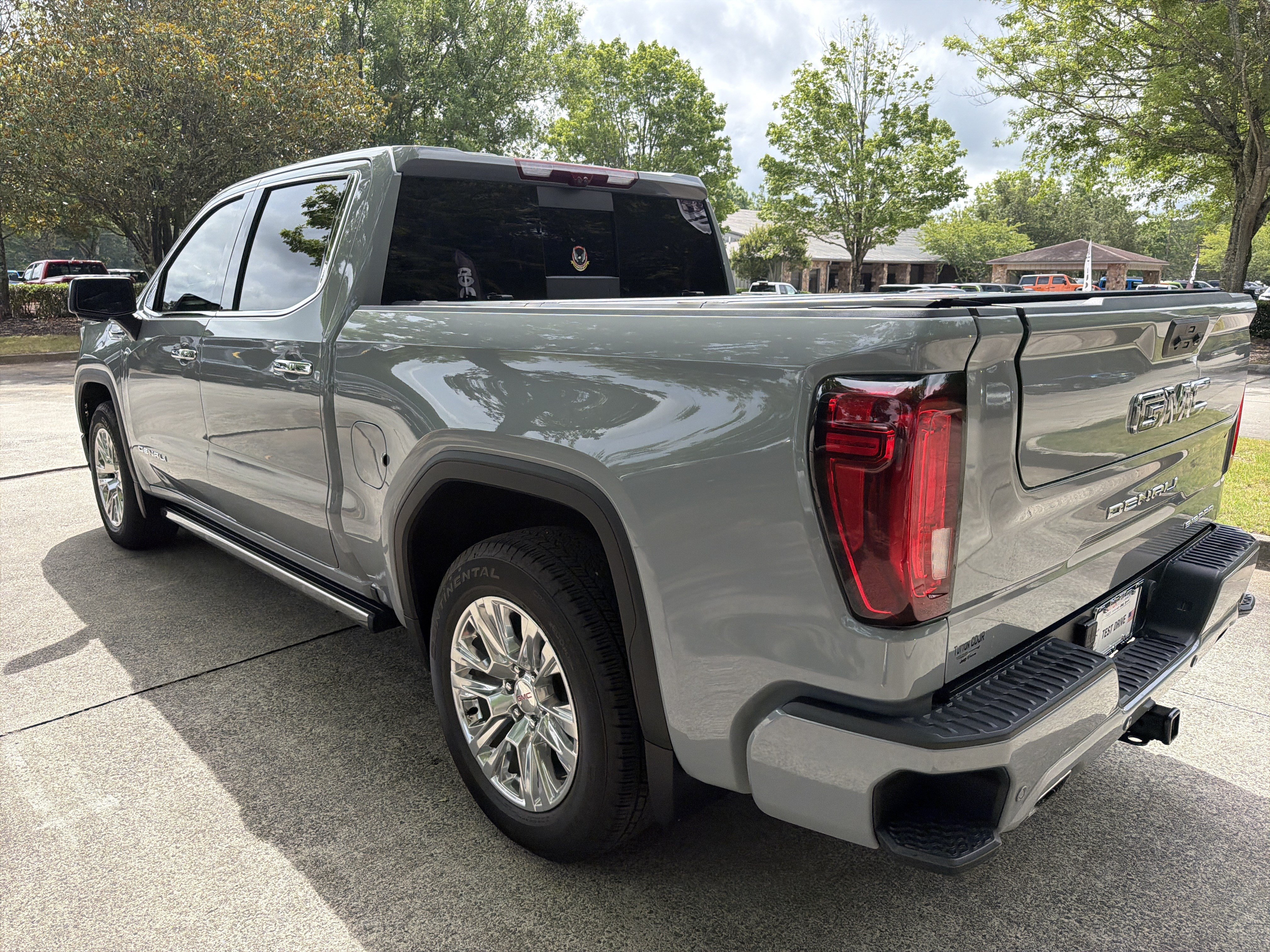 Used 2024 GMC Sierra 1500 Denali AWD/4WD image 10