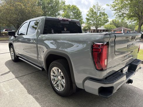 Used 2024 GMC Sierra 1500 Denali AWD/4WD image 10