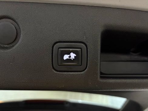 Used 2022 Chevrolet Equinox RS FWD image 11