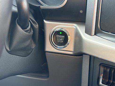 Used 2022 Ford F150 XLT w/ Equipment Group 302A High image 16