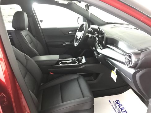 New 2026 Chevrolet Equinox LT w/ Convenience Package II image 19