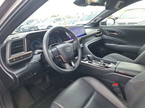 Used 2025 Toyota Crown w/ Advanced Technology Package AWD/4WD image 9