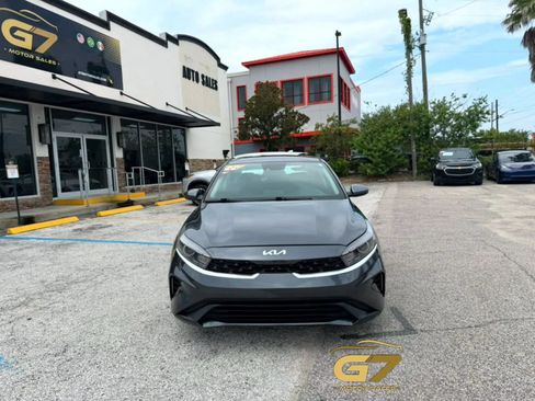 Used 2022 Kia Forte LXS FWD image 2