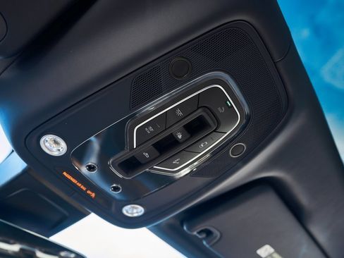 Used 2021 Bentley Bentayga image 77