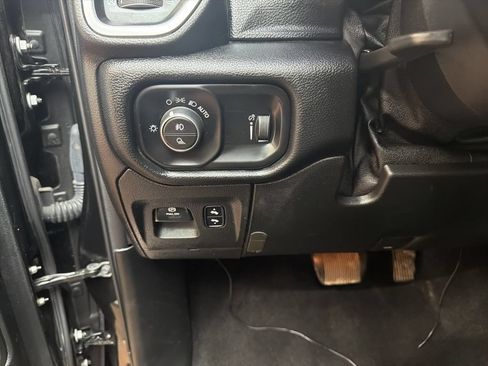 Used 2020 RAM 1500 Big Horn AWD/4WD image 23