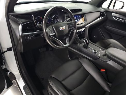 Certified 2024 Cadillac XT6 Luxury AWD/4WD image 16