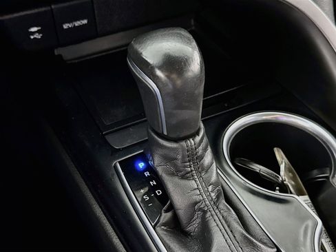 Used 2018 Toyota Camry XLE image 17