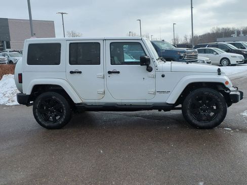 Used 2014 Jeep Wrangler Altitude image 9
