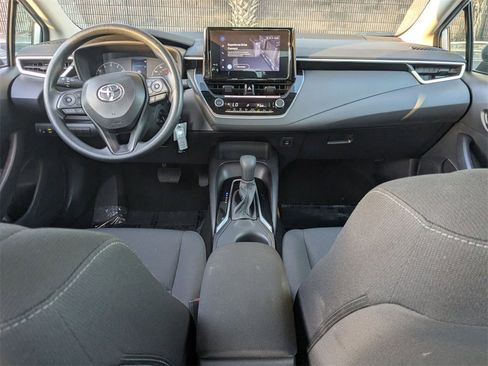 Used 2025 Toyota Corolla LE image 27