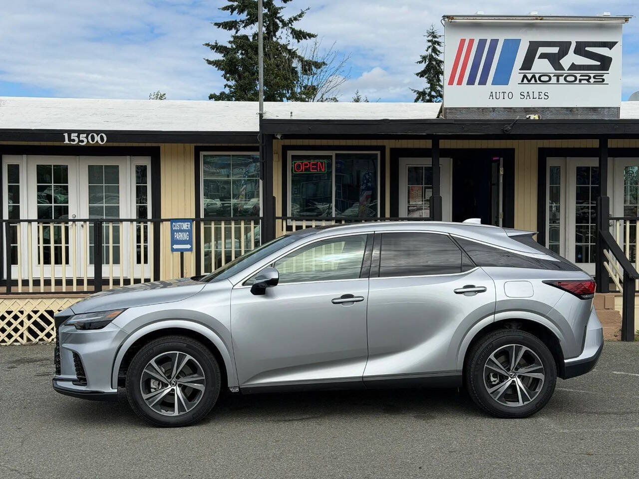 Used 2024 Lexus RX 350 Premium w/ Convenience Package AWD/4WD image 2