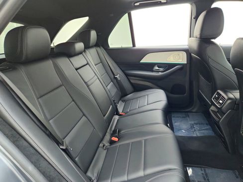 Used 2022 Mercedes-Benz GLE 350 4MATIC w/ Premium Package image 32