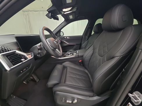 Used 2026 BMW X5 xDrive40i w/ M Sport Package AWD/4WD image 13