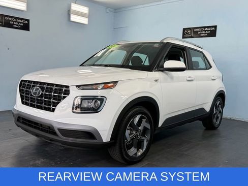 Used 2024 Hyundai Venue SEL FWD image 3