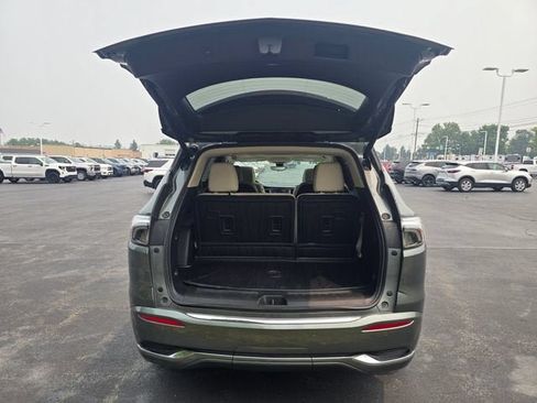 Used 2023 Buick Enclave Avenir w/ Avenir Technology Package AWD/4WD image 5