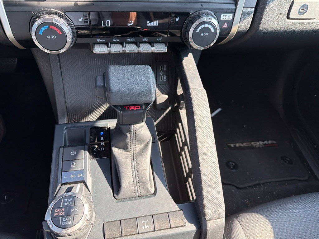 Used 2025 Toyota Tacoma TRD Off-Road AWD/4WD image 4