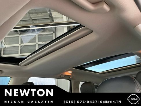 Used 2019 Nissan Pathfinder Platinum FWD image 8