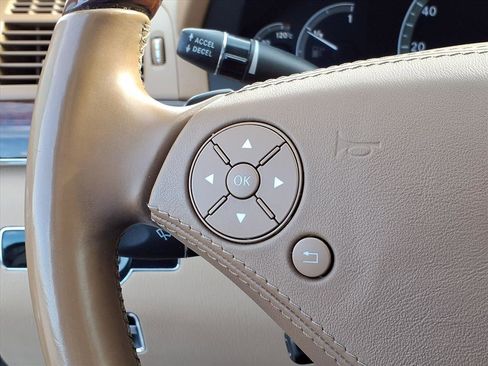 Used 2011 Mercedes-Benz S 550 4MATIC image 16