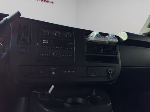 New 2025 Chevrolet Express 3500 w/ Driver Convenience Package image 17