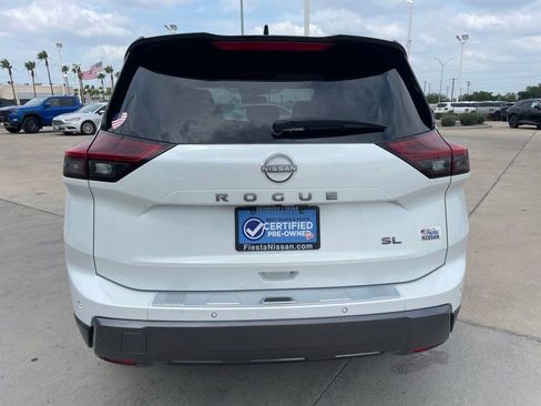 Certified 2025 Nissan Rogue SL w/ SL Premium Package FWD image 6