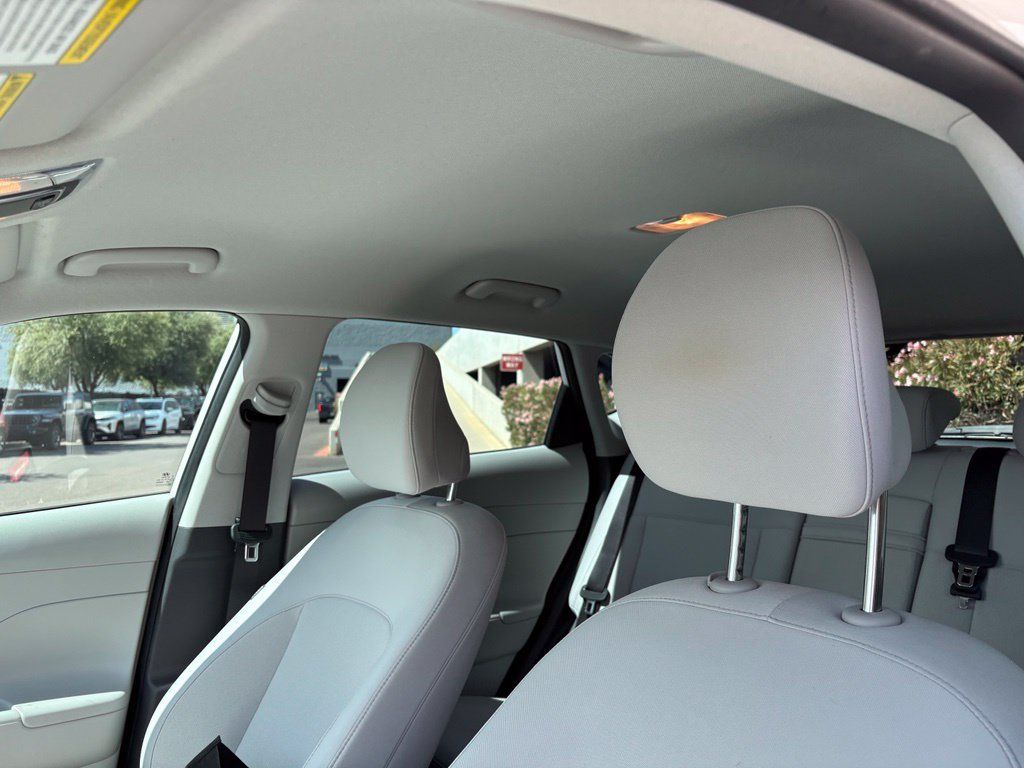 Used 2024 Hyundai Kona SE FWD image 10