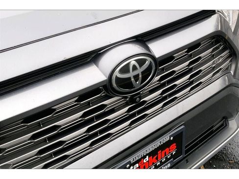 Used 2020 Toyota RAV4 Limited image 32