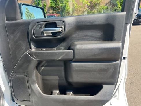 Used 2020 Chevrolet Silverado 1500 Custom w/ Custom Value Package AWD/4WD image 10